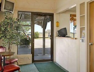 Travelodge Yankton Интерьер фото