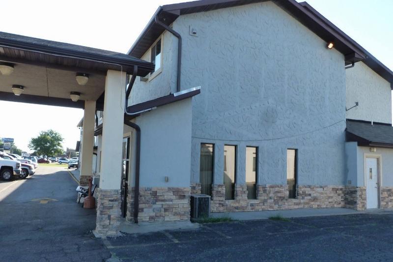 Travelodge Yankton Экстерьер фото