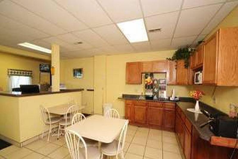 Travelodge Yankton Экстерьер фото